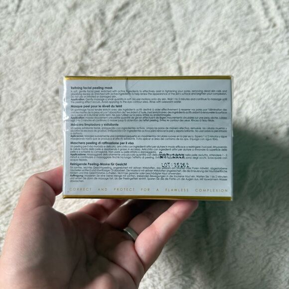 NEW Premier Perfection Refining Facial Peeling Mask - Picture 3 of 4